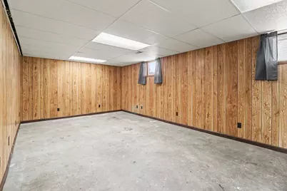 509 N Delia Street, Ludington, MI 49431 - Photo 32