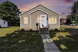 509 N Delia St, Ludington, MI 49431 - Photo 2