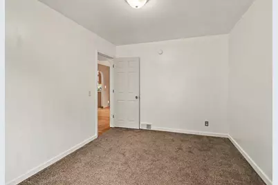 509 N Delia Street, Ludington, MI 49431 - Photo 22