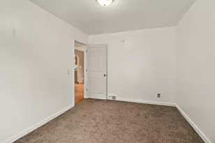 509 N Delia St, Ludington, MI 49431 - Photo 22