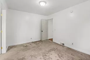 509 N Delia St, Ludington, MI 49431 - Photo 16