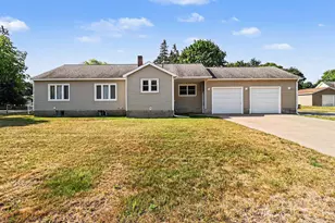 509 N Delia St, Ludington, MI 49431 - Photo 1