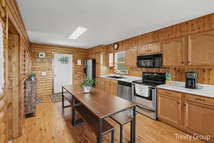 6712 E Carrigan Dr, Newaygo, MI 49337 - Photo 8