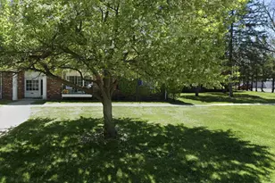 416 S Fox Hills Dr S, Bloomfield Hills, MI 48304 - Photo 14