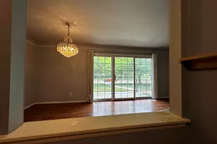 416 S Fox Hills Dr S, Bloomfield Hills, MI 48304 - Photo 4