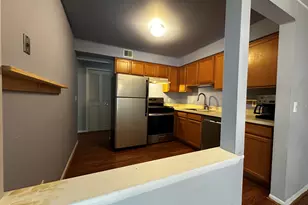 416 S Fox Hills Dr S, Bloomfield Hills, MI 48304 - Photo 2