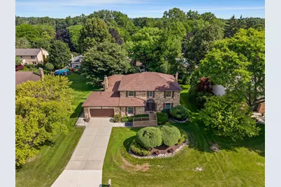 35126 Quaker Way, Farmington Hills, MI 48331 - Photo 4