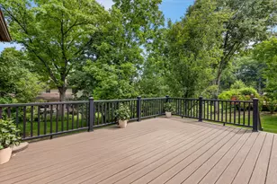 35126 Quaker Way, Farmington Hills, MI 48331 - Photo 42
