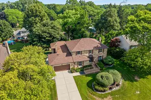 35126 Quaker Way, Farmington Hills, MI 48331 - Photo 44
