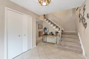35126 Quaker Way, Farmington Hills, MI 48331 - Photo 6