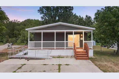 7422 Woods Edge Drive NE, Belmont, MI 49306 - Photo 2