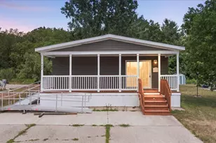 7422 Woods Edge Dr NE, Belmont, MI 49306 - Photo 2