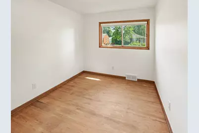 32740 Grandview Avenue, Westland, MI 48186 - Photo 8