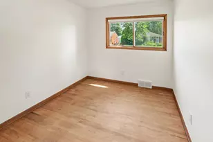 32740 Grandview Ave, Westland, MI 48186 - Photo 8