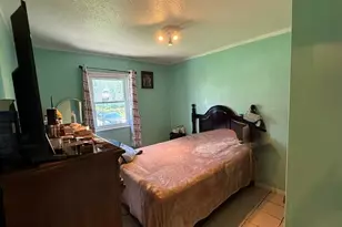 2431 Lawrence Dr, Benton Harbor, MI 49022 - Photo 10