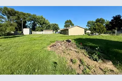 2431 Lawrence Drive, Benton Harbor, MI 49022 - Photo 4