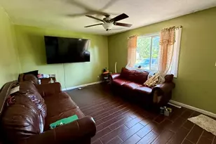 2431 Lawrence Dr, Benton Harbor, MI 49022 - Photo 6