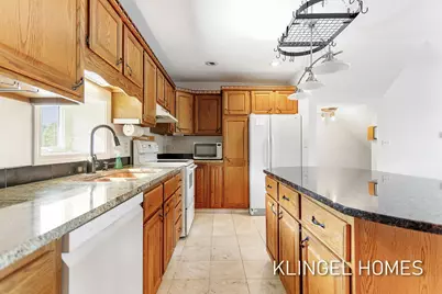 204 N Harbor Avenue #7, Grand Haven, MI 49417 - Photo 12