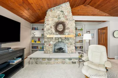 2484 Shadow Lake Court NE, Grand Rapids, MI 49505 - Photo 8
