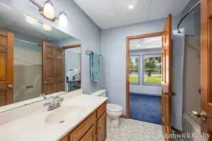 2484 Shadow Lake Ct NE, Grand Rapids, MI 49505 - Photo 36