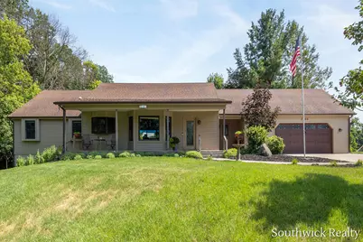 2484 Shadow Lake Court NE, Grand Rapids, MI 49505 - Photo 2
