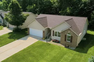 330 Carefree Ct, Niles, MI 49120 - Photo 2
