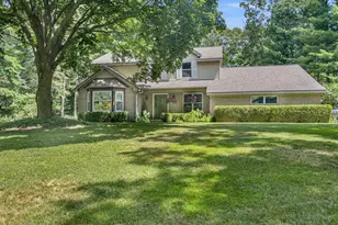 1800 Mont Rue Dr SE, Grand Rapids, MI 49546 - Photo 1