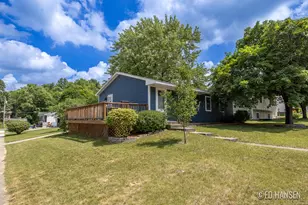 138 Lincoln Ct, Rockford, MI 49341 - Photo 1