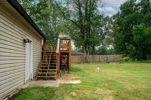 1371 Hazelwood Dr, Plainwell, MI 49080 - Photo 12