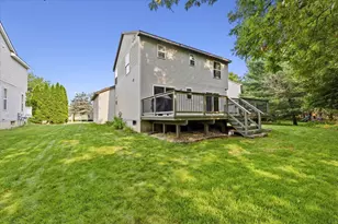 608 Heritage Cir, Fenton, MI 48430 - Photo 30