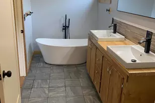 576 Pipestone St, Benton Harbor, MI 49022 - Photo 16
