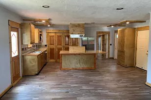 576 Pipestone St, Benton Harbor, MI 49022 - Photo 4