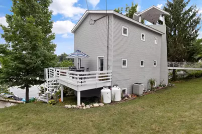 15657 Lakeview Drive, Buchanan, MI 49107 - Photo 2