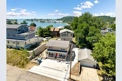 215 S 1st Street, Grand Haven, MI 49417 - Photo 2