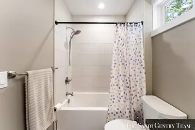215 S 1st Street, Grand Haven, MI 49417 - Photo 30