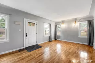 1713 Boston St SE, Grand Rapids, MI 49506 - Photo 4