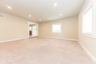 1 Maple Vlg Ct, Ann Arbor, MI 48103 - Photo 12