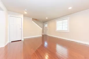 2 Maple Vlg Ct, Ann Arbor, MI 48103 - Photo 4