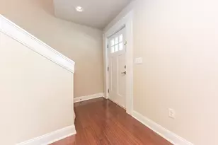 2 Maple Vlg Ct, Ann Arbor, MI 48103 - Photo 2