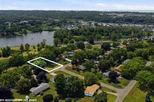 2444 Riverbend Dr, Benton Harbor, MI 49022 - Photo 1