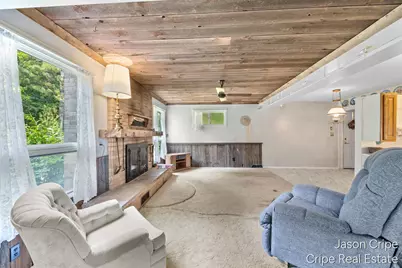 928 E Brierwood Street, Greenville, MI 48838 - Photo 8