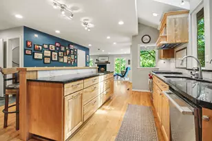 432 Riverview Dr, Ann Arbor, MI 48104 - Photo 16