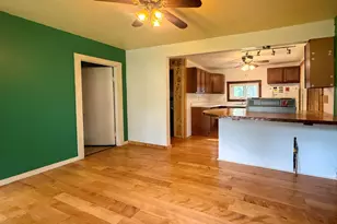 52411 Lakeview Dr, Dowagiac, MI 49047 - Photo 8