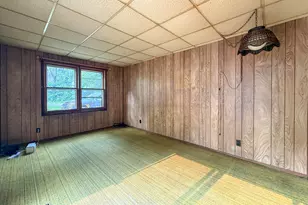 52411 Lakeview Dr, Dowagiac, MI 49047 - Photo 14