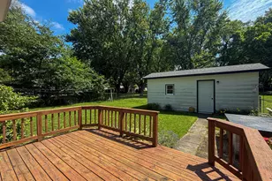 52411 Lakeview Dr, Dowagiac, MI 49047 - Photo 6