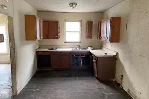 153 3rd St, Battle Creek, MI 49014 - Photo 4