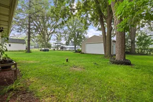 1091 Hickory St, Lansing, MI 48906 - Photo 20