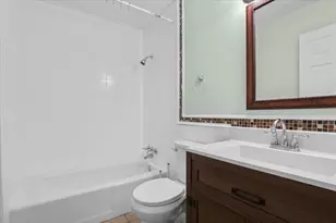 1091 Hickory St, Lansing, MI 48906 - Photo 16
