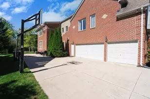 833 Lakewood Dr, Rochester Hills, MI 48309 - Photo 82