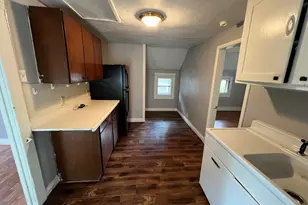 1021 Hickory St, Lansing, MI 48912 - Photo 12